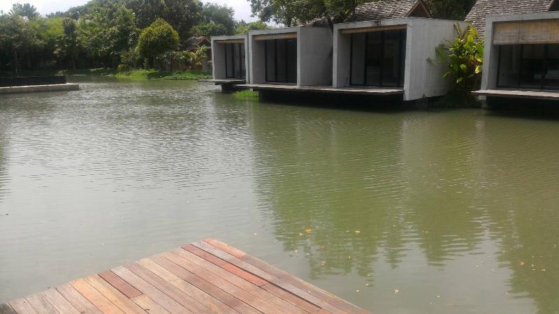 Into The Forest Resort Bangkok Exterior foto