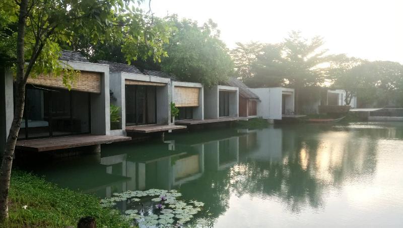 Into The Forest Resort Bangkok Exterior foto
